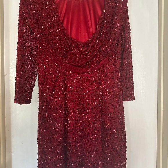 Pisarro Nights Dresses - Picture 5 of 7